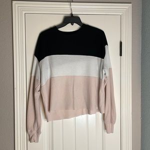 Hollister boyfriend tee size small but fits like a medium.